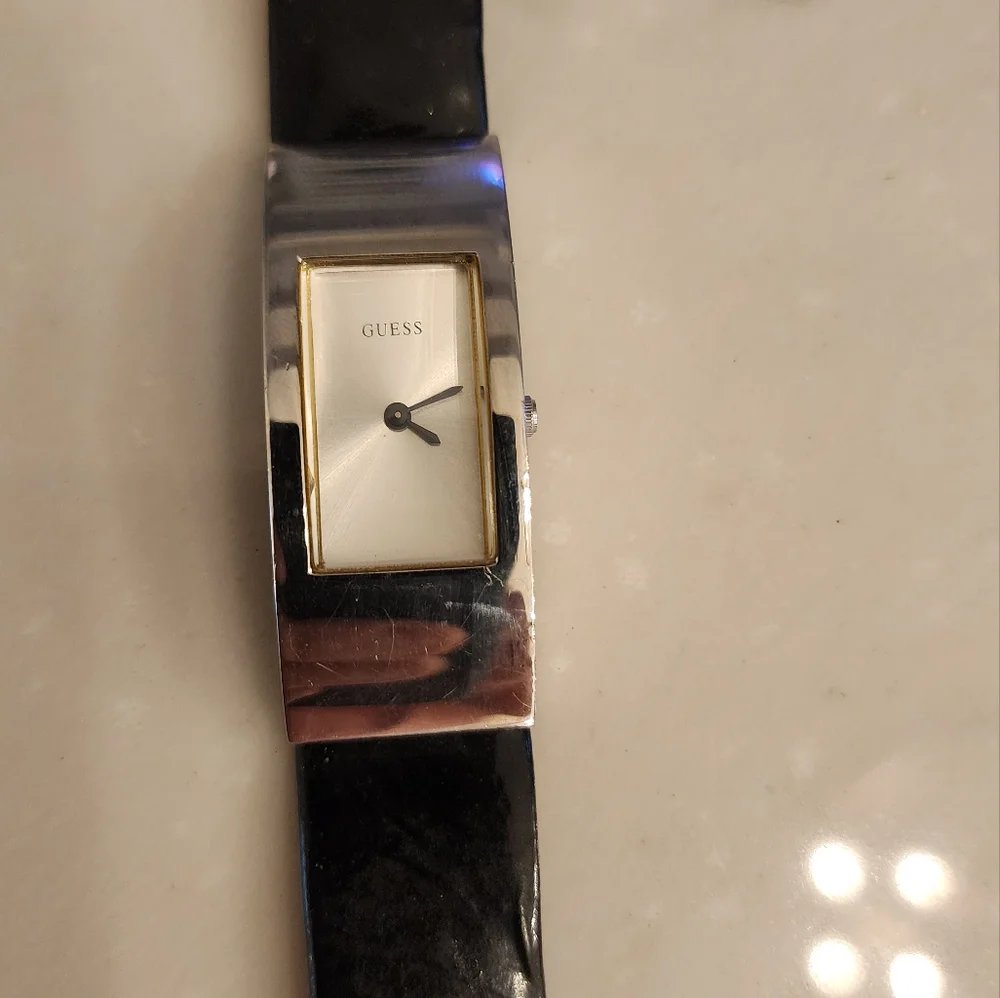 Guess Women's Watch New Battery and Serviced